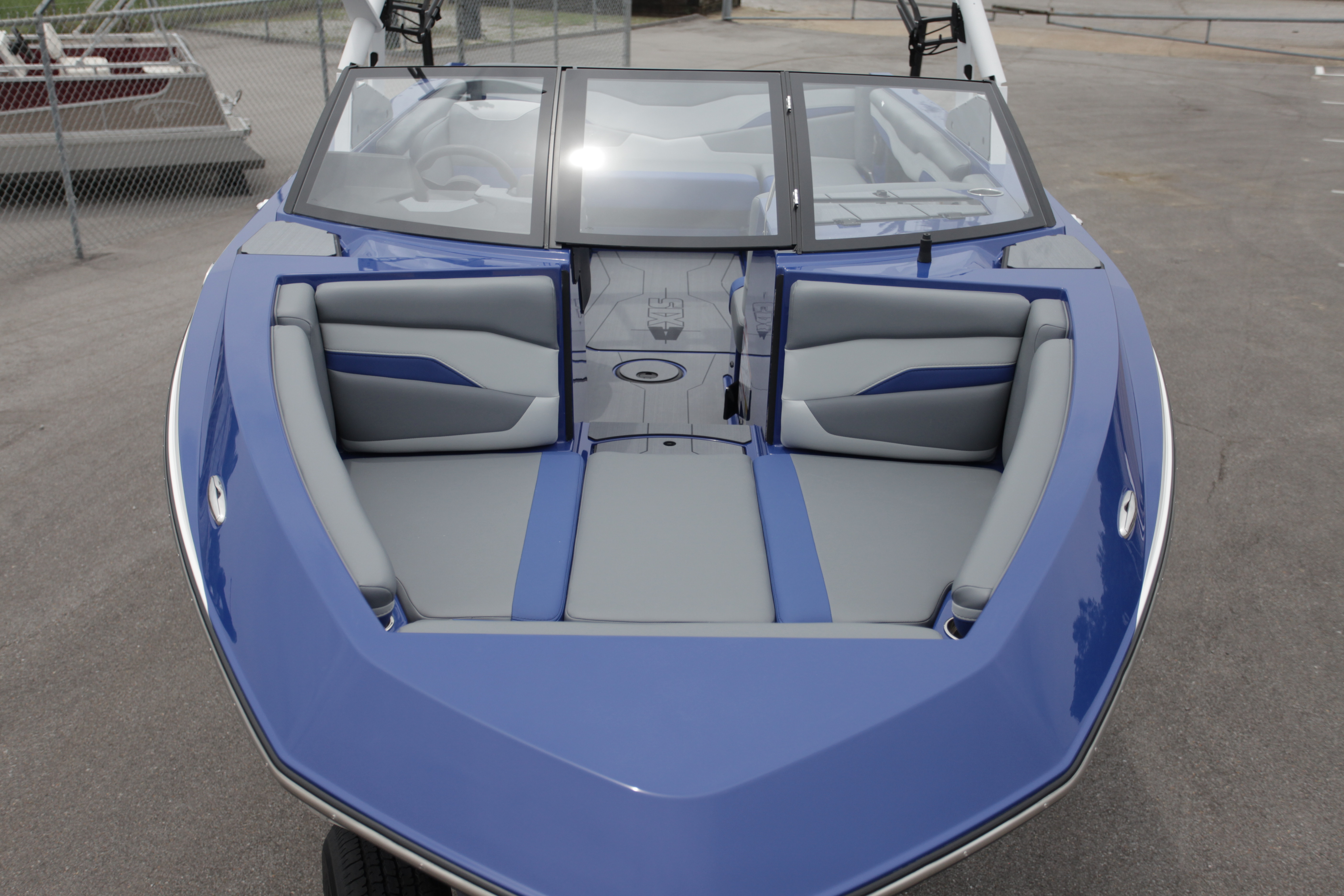 2025 Axis T235 Icon